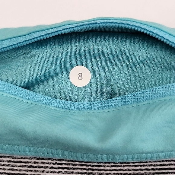 Lululemon Groovy Run Short Grey Light Blue Trim Stretch 4.5" Inseam Size 8 - Picture 4 of 9